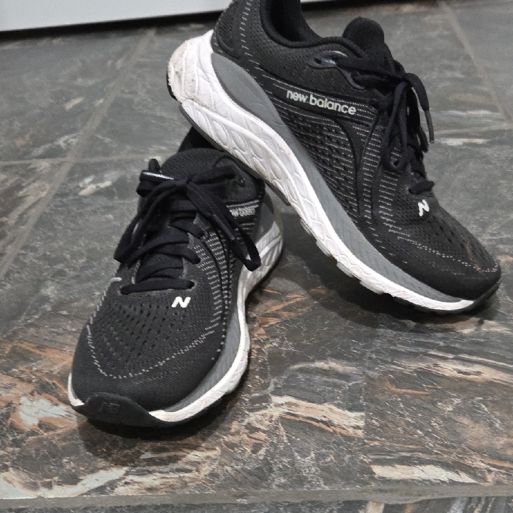 New Balance Women's Black and White Athletic Shoes